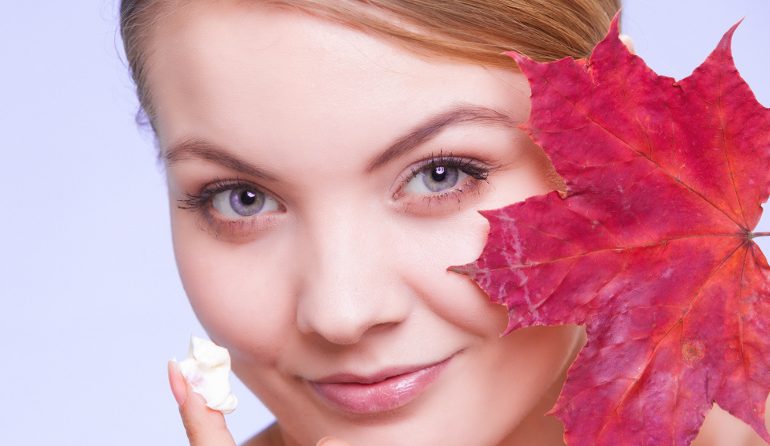 Hoe regenereer je je huid en haar na de zomer? Een goede huid- en haarverzorging tijdens de herfst.